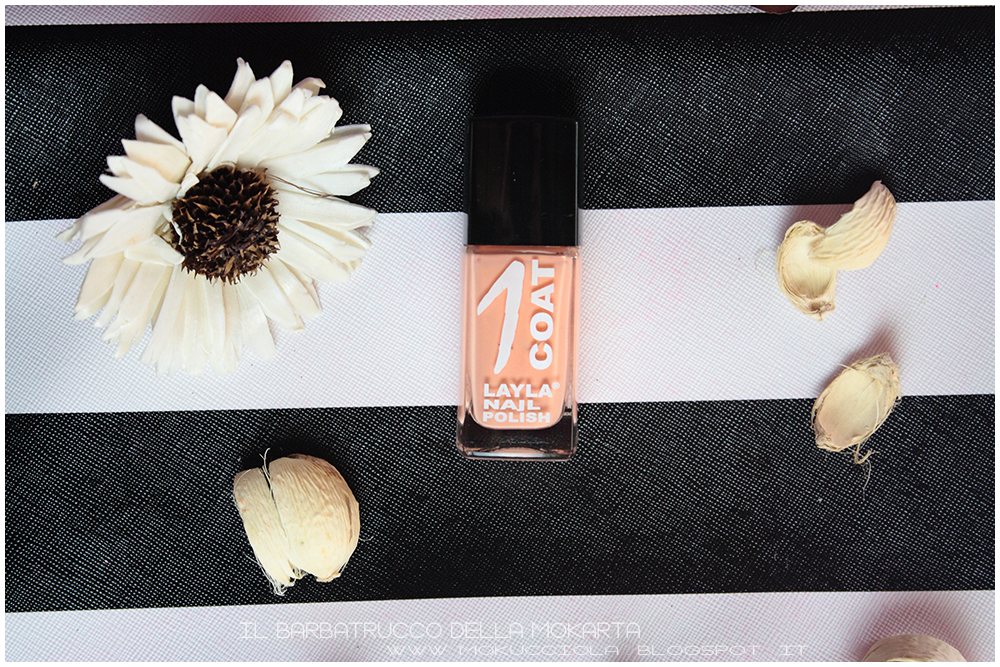 Unghie perfette in un solo gesto : 1Coat smalto per unghie firmato Layla