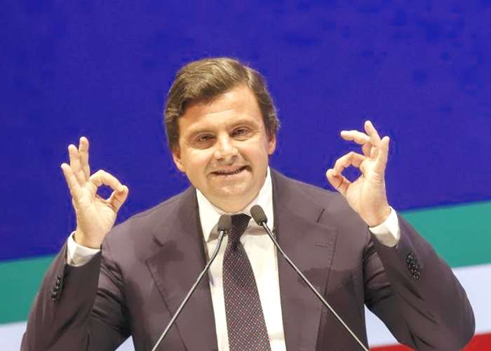 Miracoli della vicenda Stx. Dopo alcuni anni l'Italia si accorge che Tim è un'azienda di interesse strategico