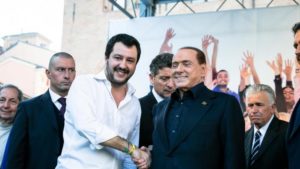 Matteo Salvini diviso tra Berlusconi e il referendum