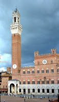 Siena, piazza del Campo: tutto sulla Torre del Mangia, storia e curiosità!