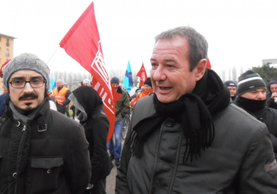 Marco Carra: la Belleli chiude il parcheggio con dentro le auto dei lavoratori in sciopero