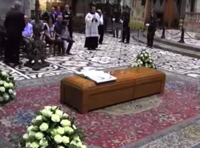 Si sono celebrati nel Duomo di Milano i funerali del cardinale Dionigi Tettamanzi