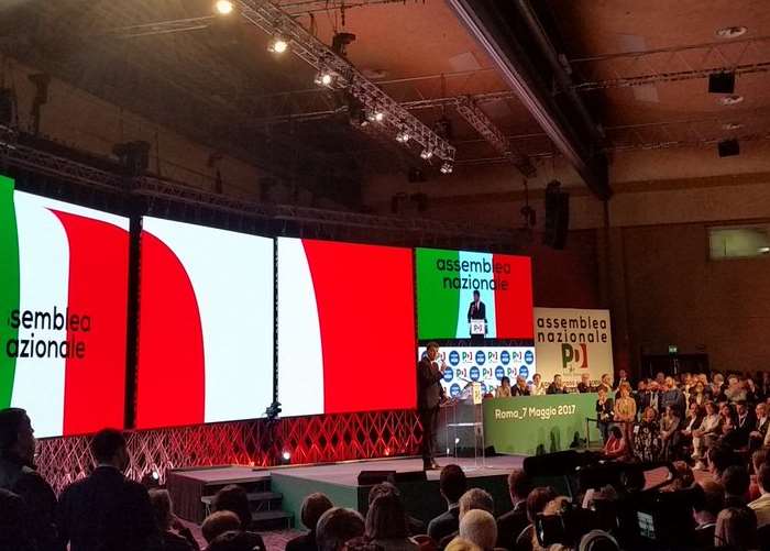 L'Assemblea Nazionale del Partito Di Renzi (ri)nomina Renzi segretario