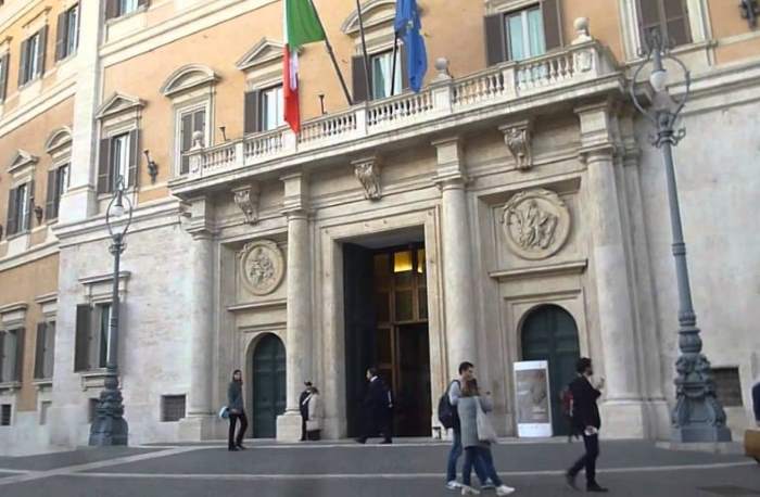 La Camera dice sì all'abrogazione dei voucher e alla modifica delle norme sulla responsabilità negli appalti. Adesso tocca al Senato