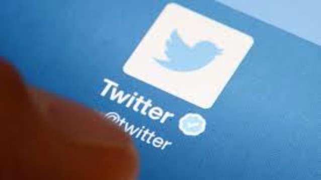 Twitter: interfaccia univoca più semplice, e pulsanti nei Messaggi Diretti