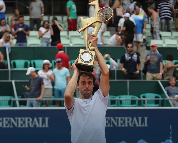 Lorenzi vince a Kitzbuhel, primo torneo Atp della carriera a 34 anni